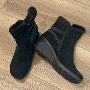 BareTraps | Nonna black Suede Wedge Boots Sz 11M